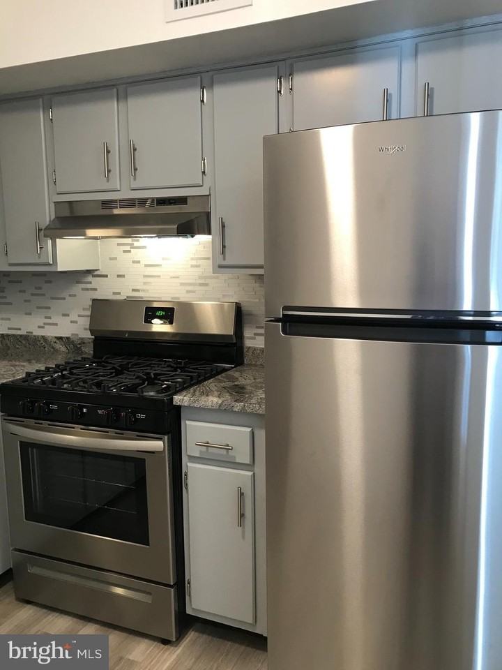 6113 HILLTOP Drive unit: Parkview - Photo 4 of 16