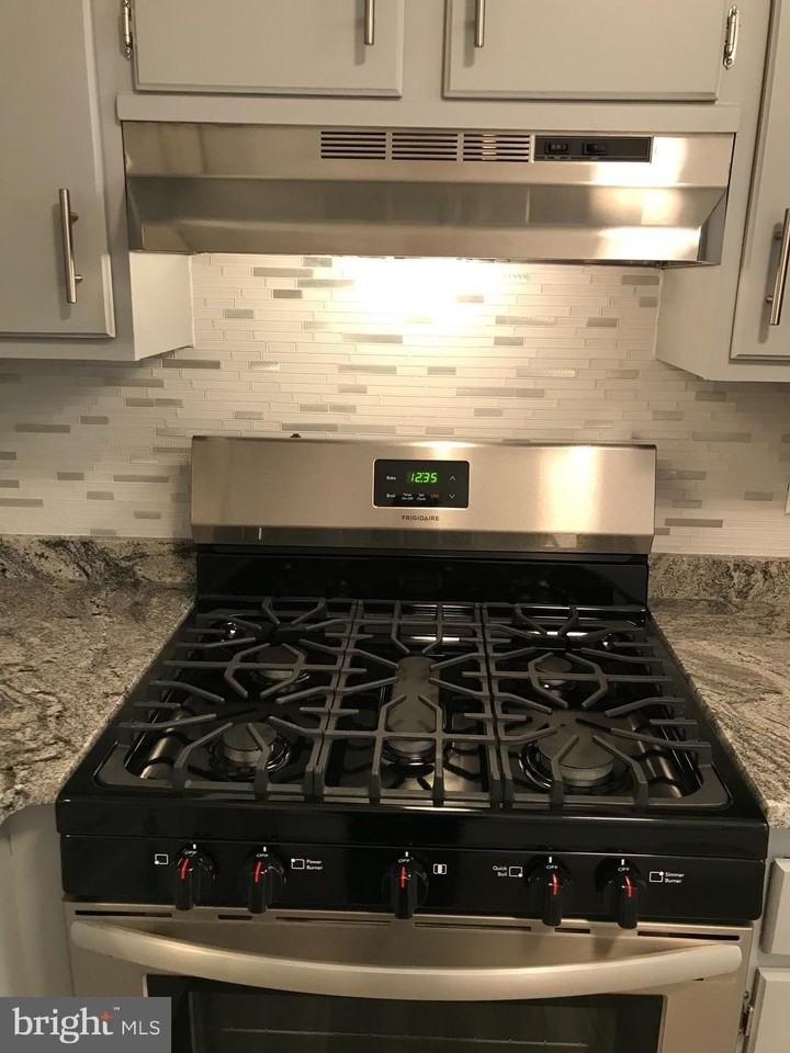 6113 HILLTOP Drive unit: Parkview - Photo 5 of 16