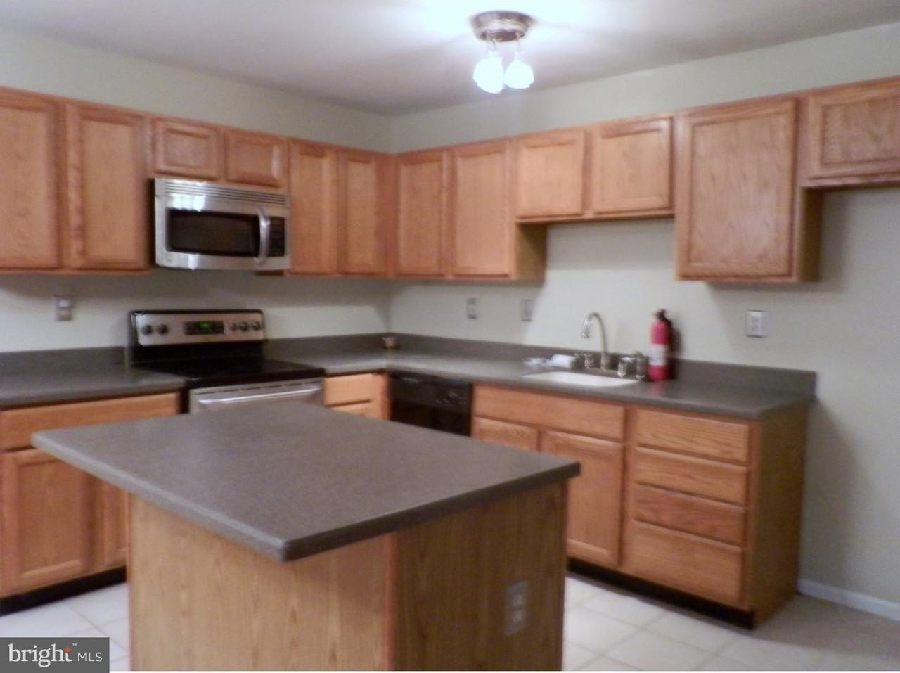 36 Andrews Ct - Photo 2 of 11