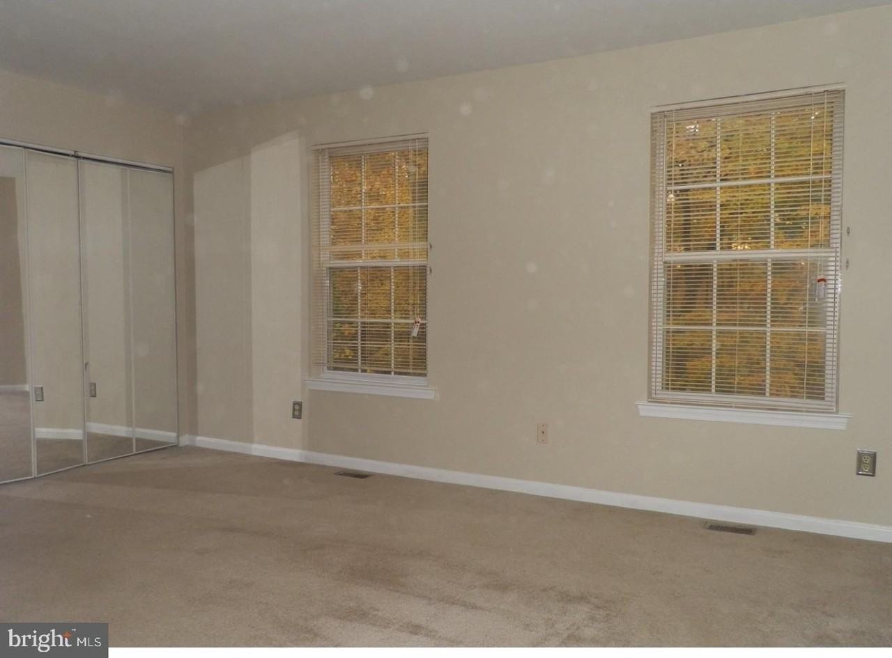 36 Andrews Ct - Photo 4 of 11