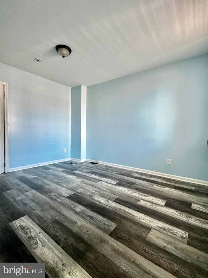 542 Stanbridge St Unit 1 #1 - Photo 4 of 14