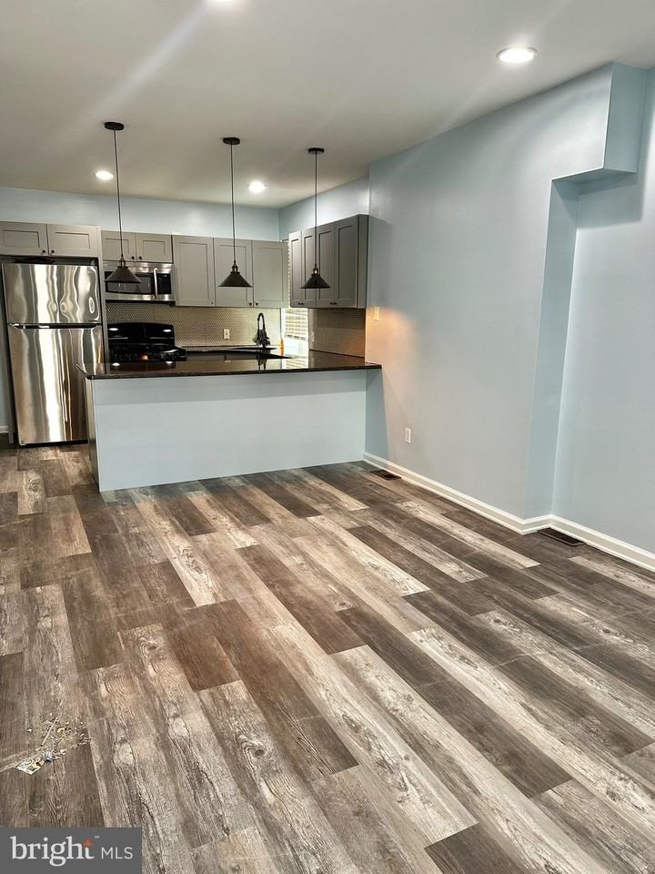 542 Stanbridge St Unit 1 #1 - Photo 6 of 14