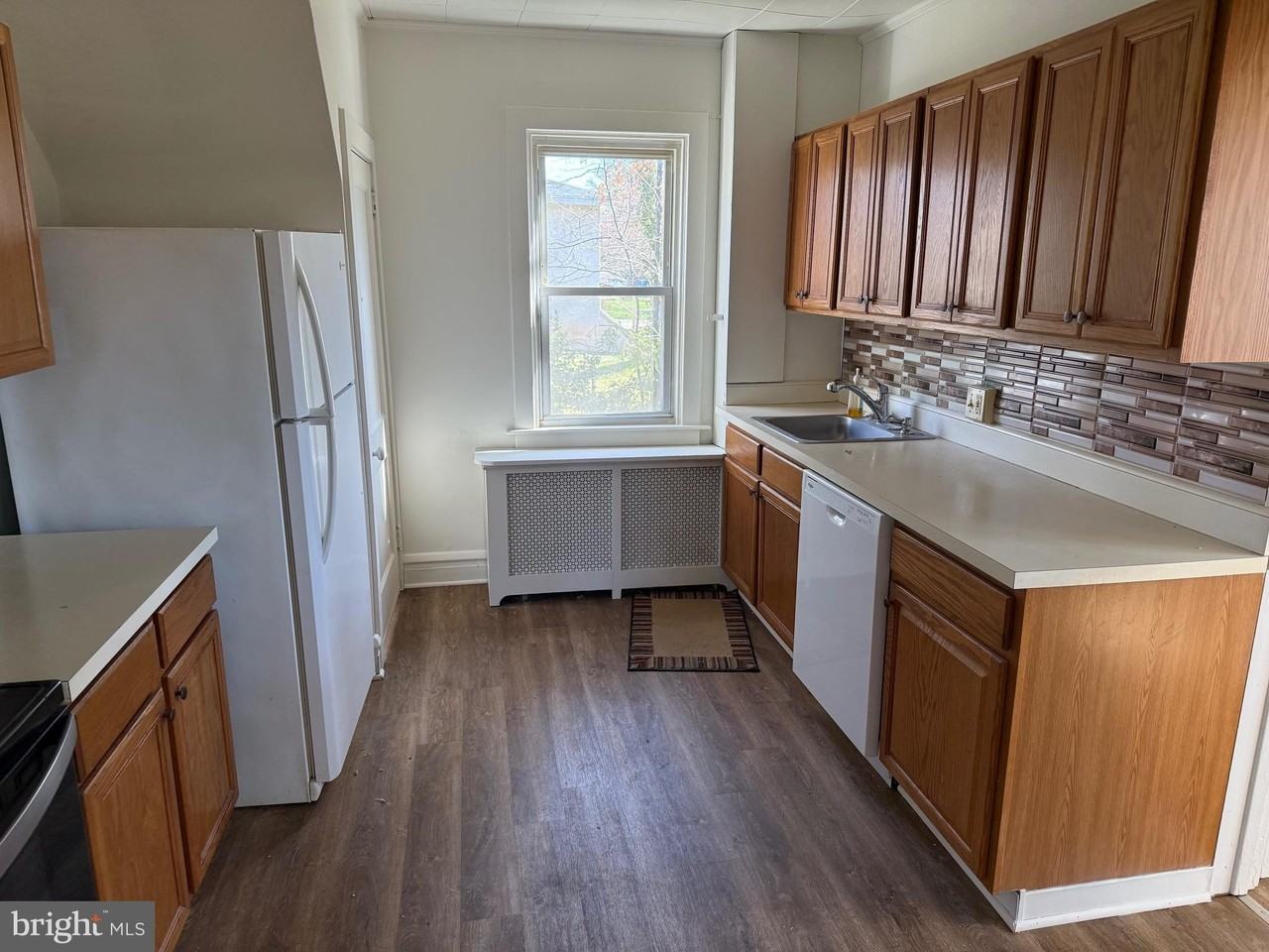 3202 Swede Rd - Photo 3 of 13