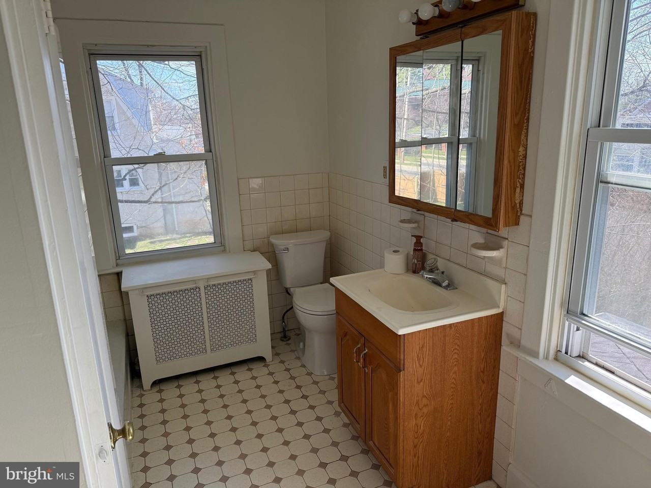 3202 Swede Rd - Photo 7 of 13