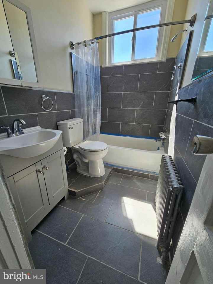 718 S 52nd St - Photo 2 of 11