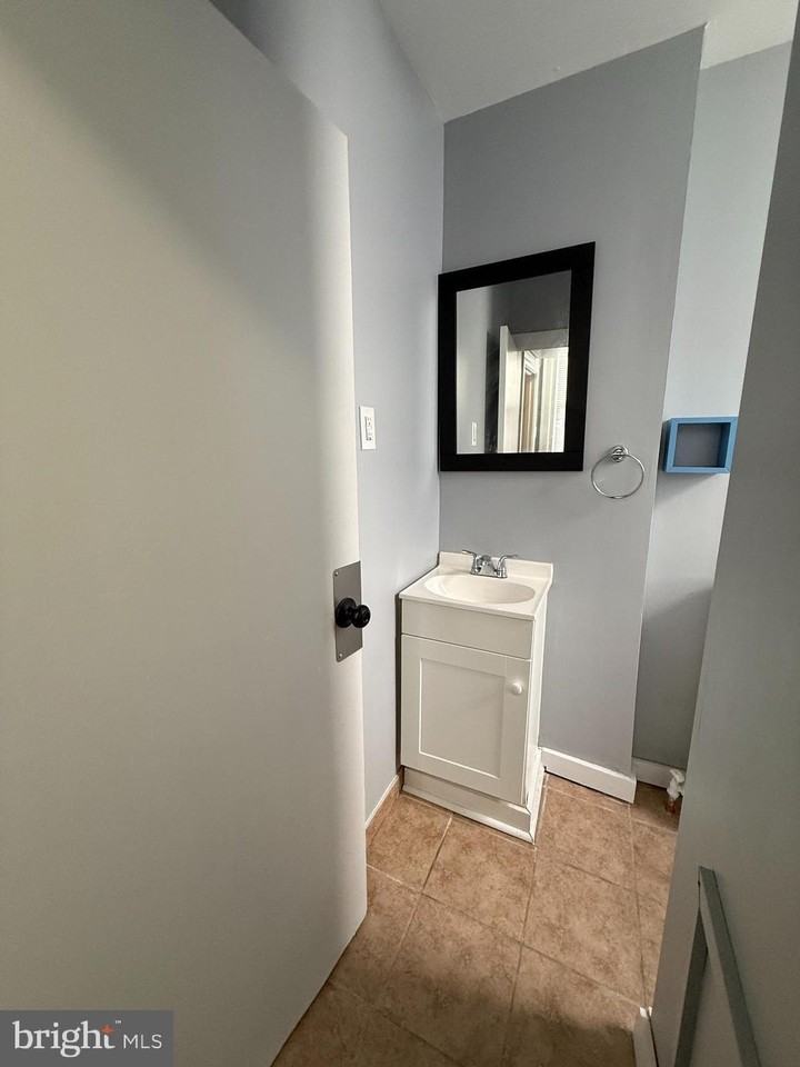 2423 E Allegheny Ave Fl 1 - Photo 7 of 9