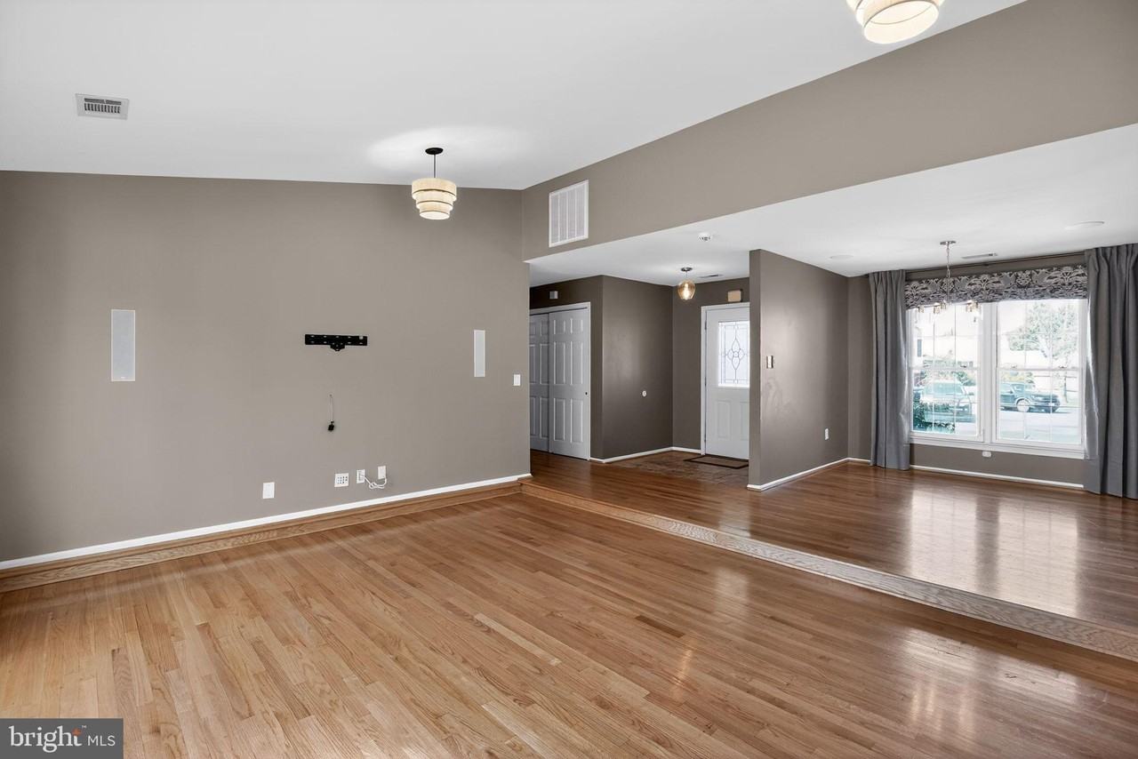 4337 Rolling Stone Way - Photo 7 of 50