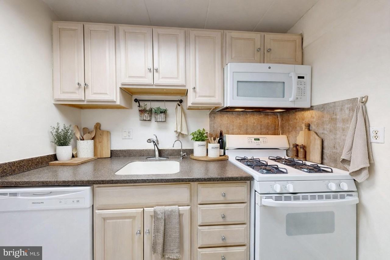 2629 Fort Farnsworth Rd Unit 276 - Photo 4 of 37