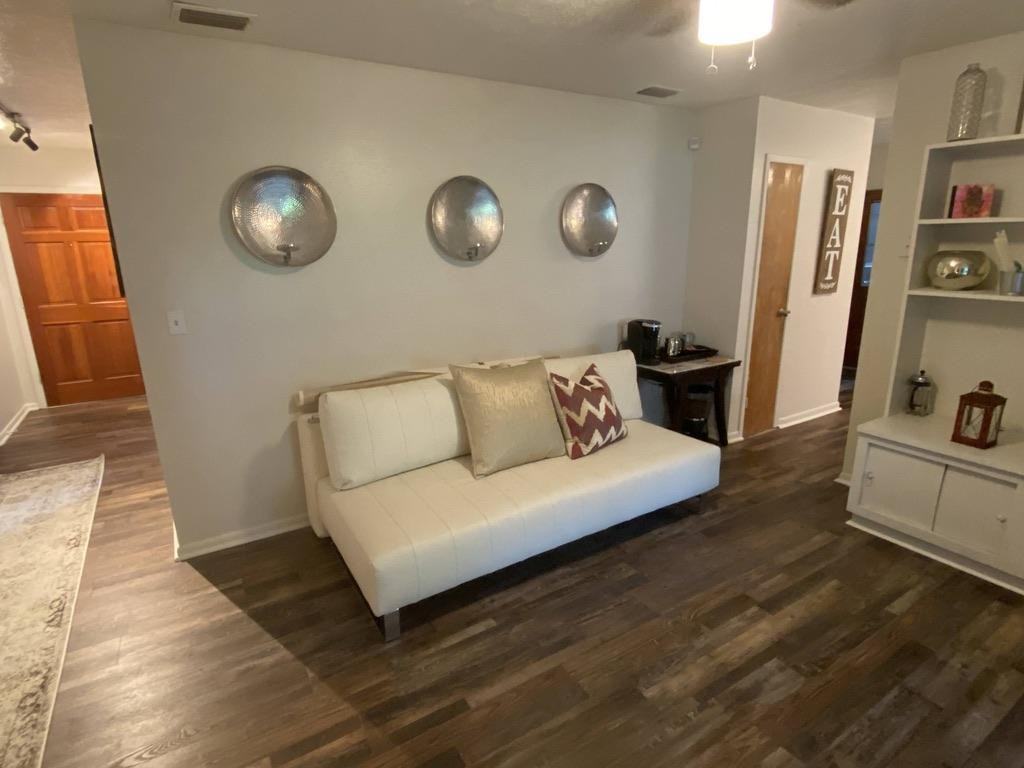 E 112th Ave - Photo 4 of 11