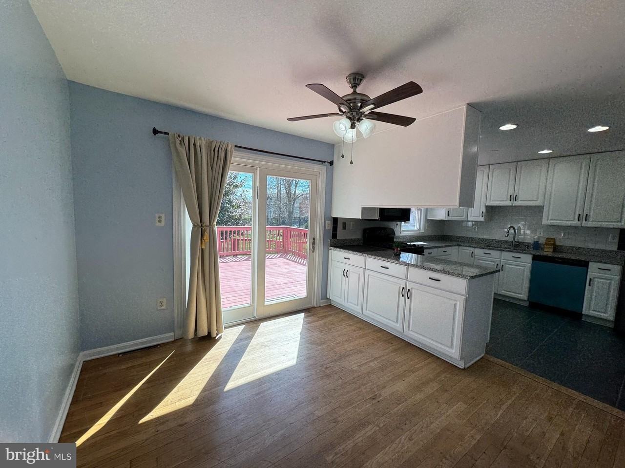 10127 Lomond Dr - Photo 5 of 20