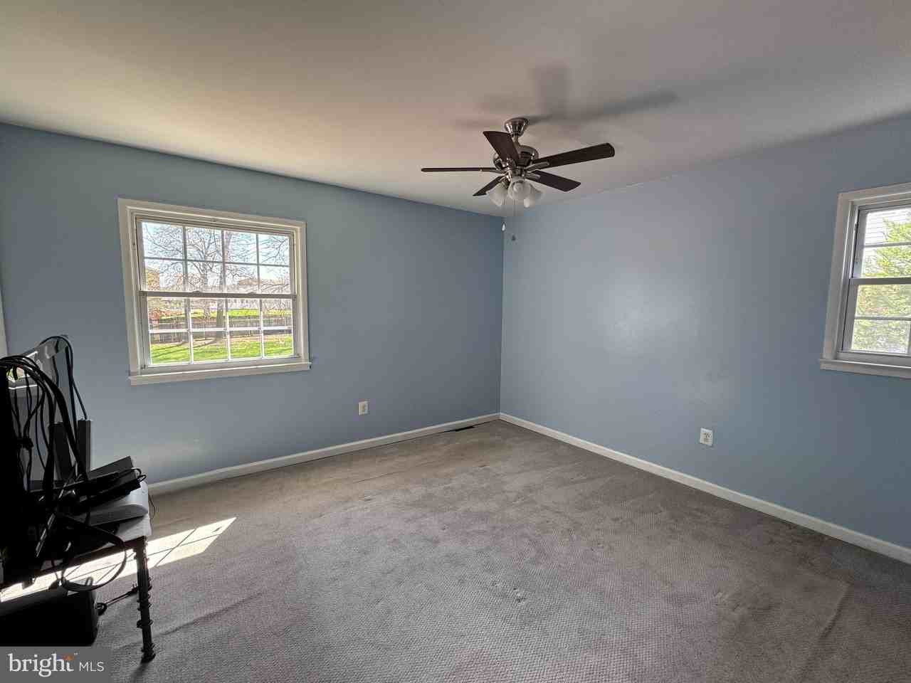 10127 Lomond Dr - Photo 7 of 20