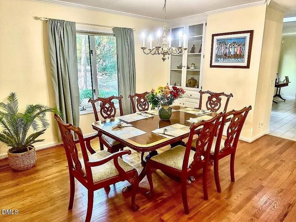 1907 Wedgewood Dr - Photo 4 of 19