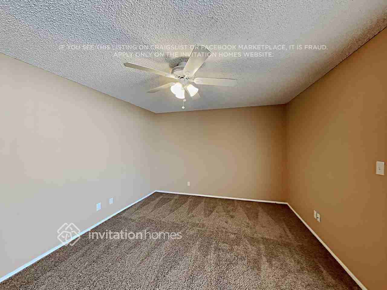 4602 W Paradise Dr - Photo 4 of 22