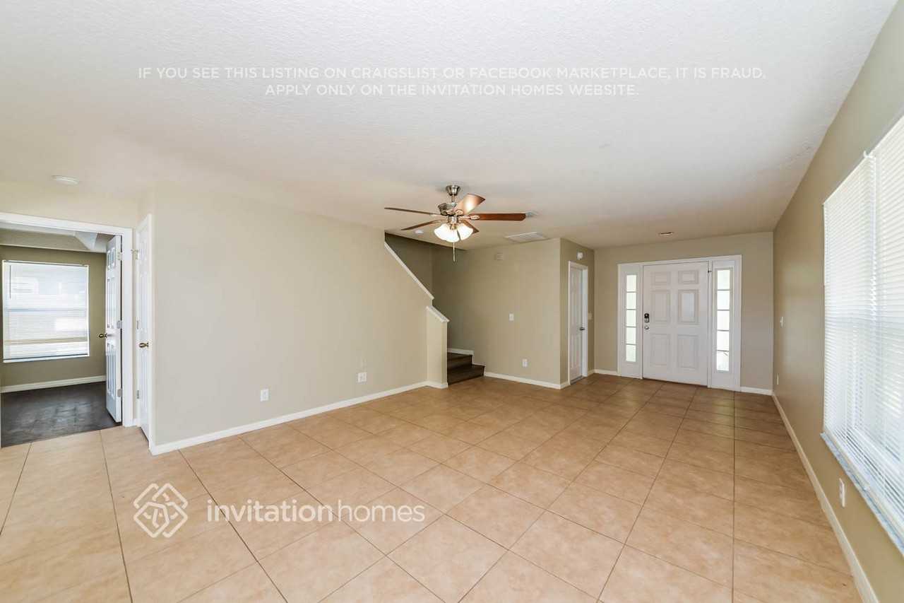 10710 Lakeside Vista Dr - Photo 4 of 18