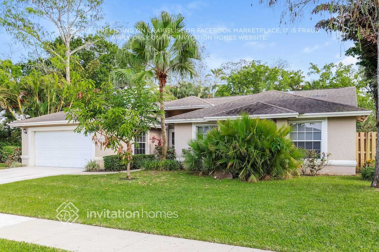 13436 Brixham St - Photo 3 of 17