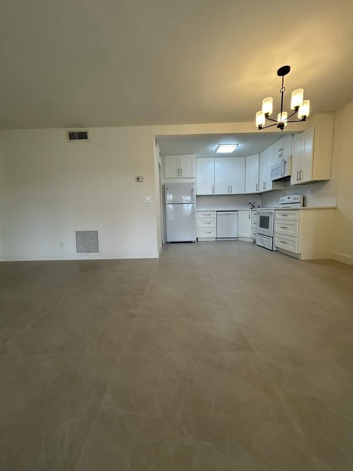 205 Pine Hov Cir Apt A-1 - Photo 2 of 13