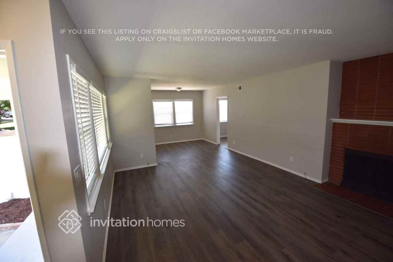 3216 Knoll Way - Photo 3 of 9