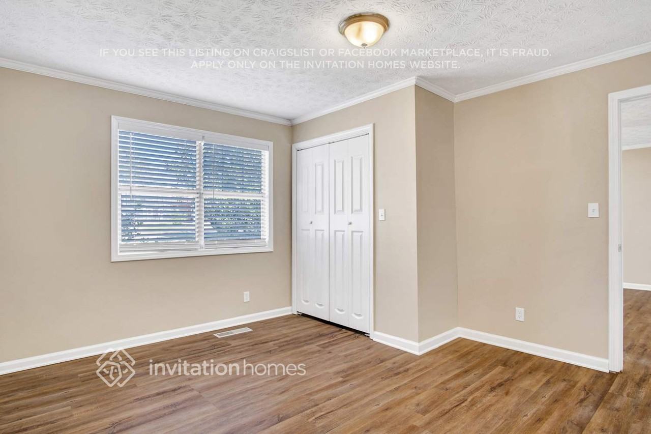 521 Ivy Ln - Photo 7 of 25