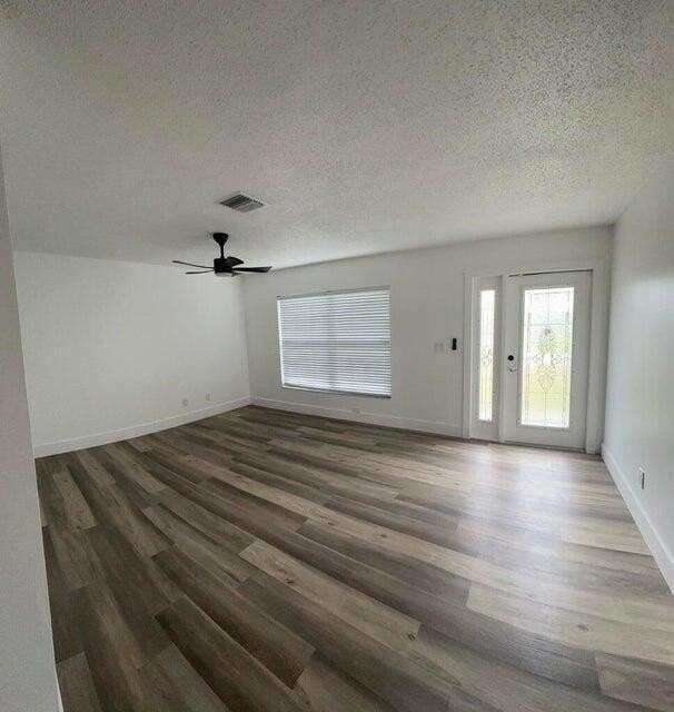 402 Ne Armory Cir - Photo 5 of 10