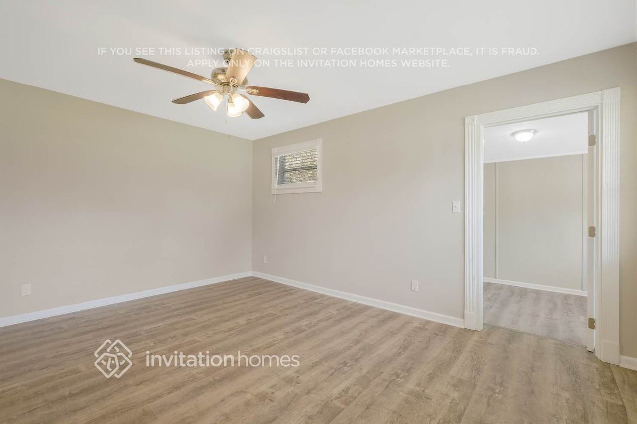 7917 Chateau Dr S - Photo 4 of 26