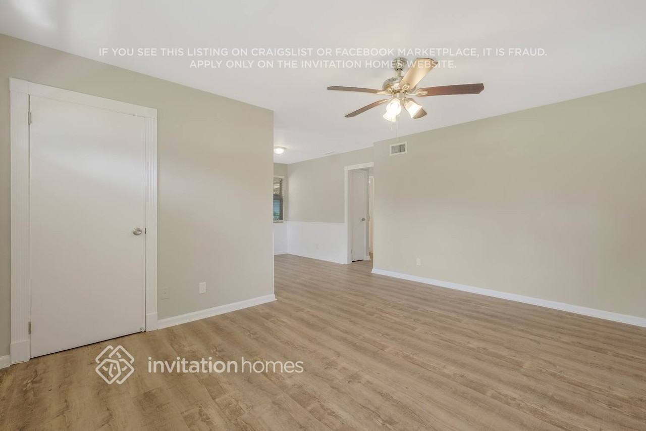 7917 Chateau Dr S - Photo 7 of 26