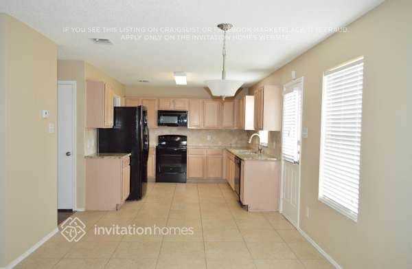 2928 Marco Dr - Photo 5 of 13