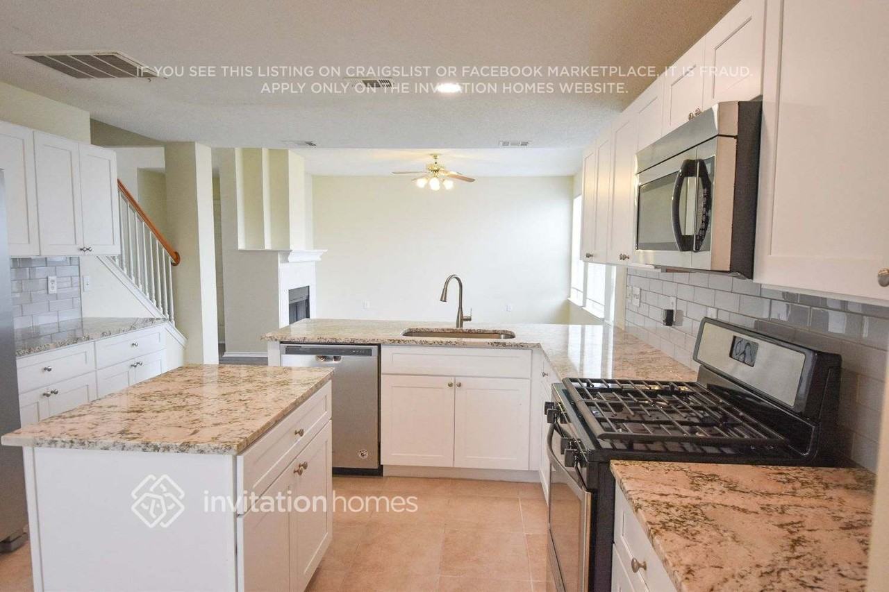 7518 Armstrong Ln - Photo 4 of 18