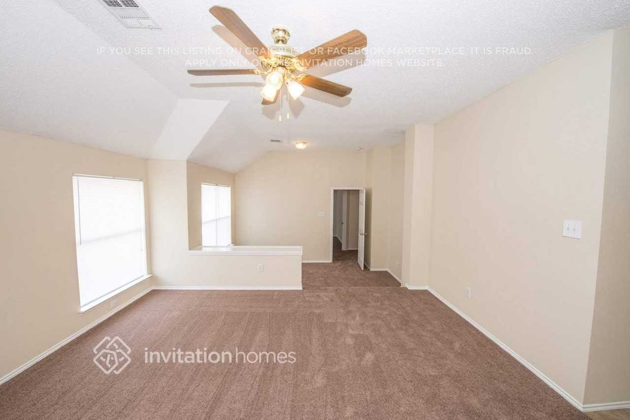 7518 Armstrong Ln - Photo 7 of 18