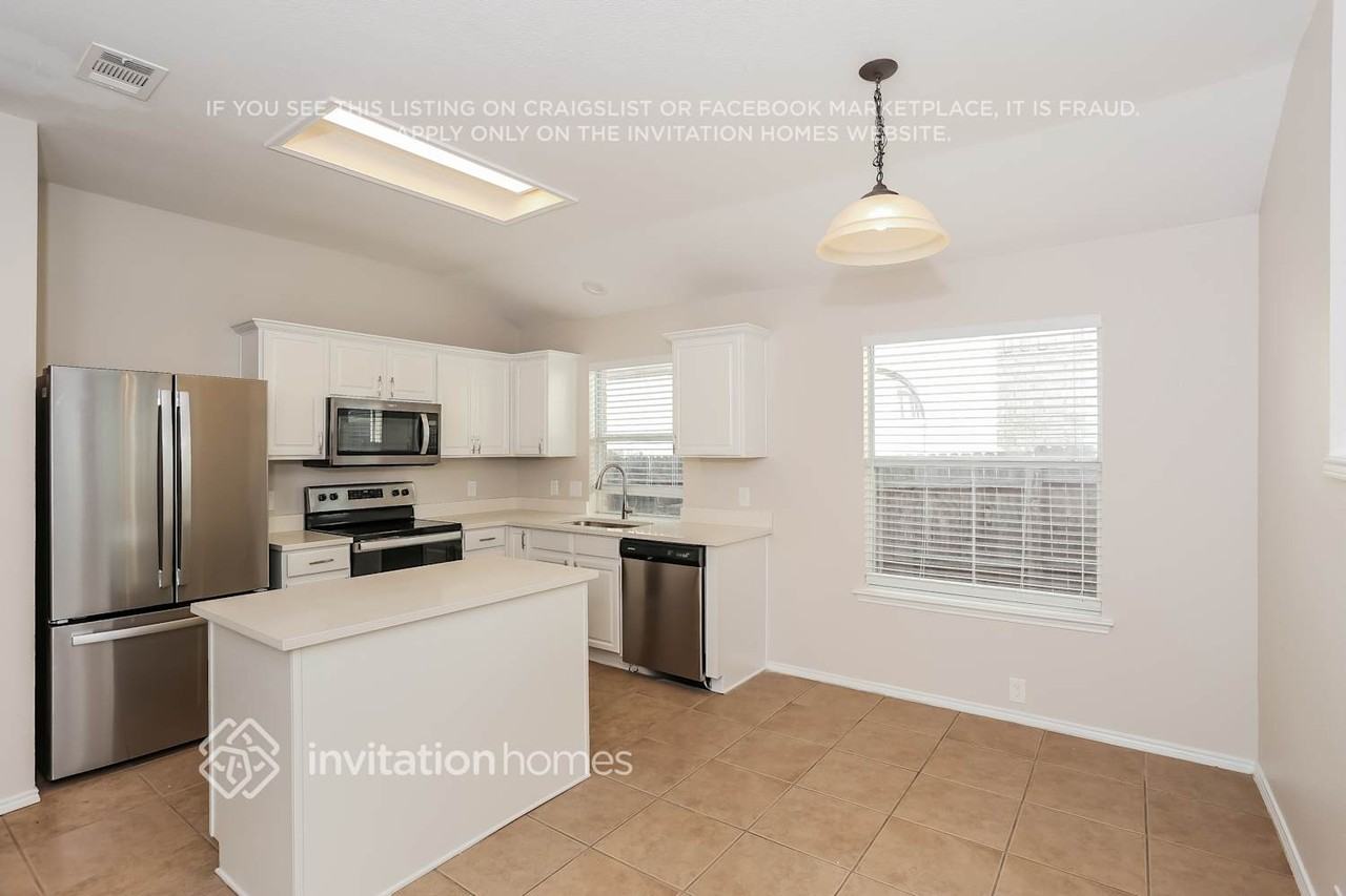 2513 Tar Heel Dr - Photo 4 of 11