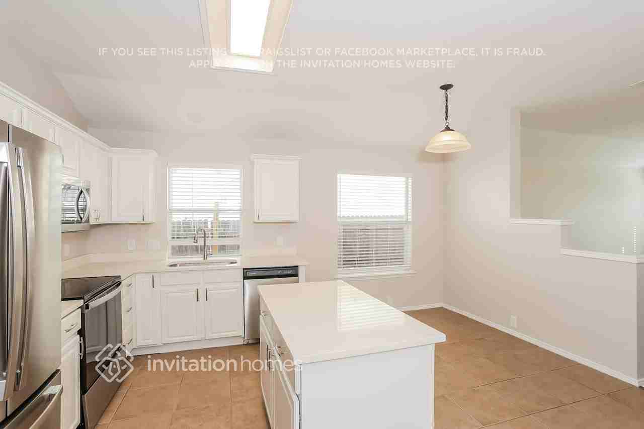 2513 Tar Heel Dr - Photo 5 of 11