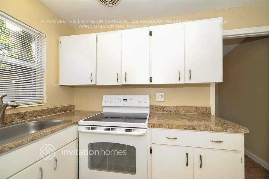 1345 Terrace Rd - Photo 4 of 21