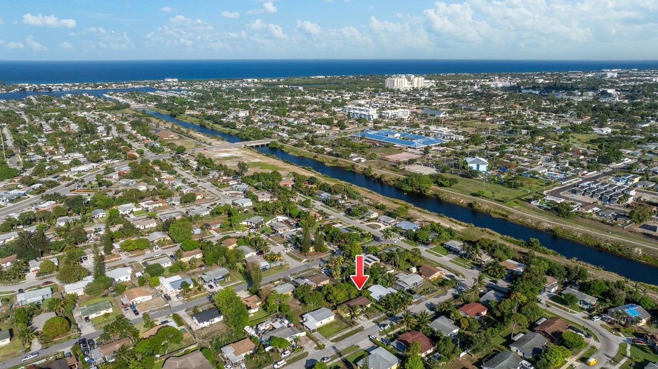 1440 Nw 3rd St - Photo 3 of 45