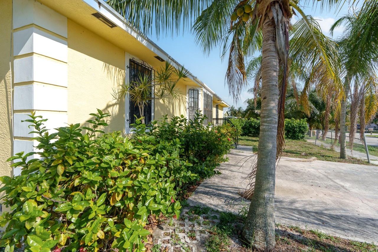 1440 Nw 3rd St - Photo 6 of 45