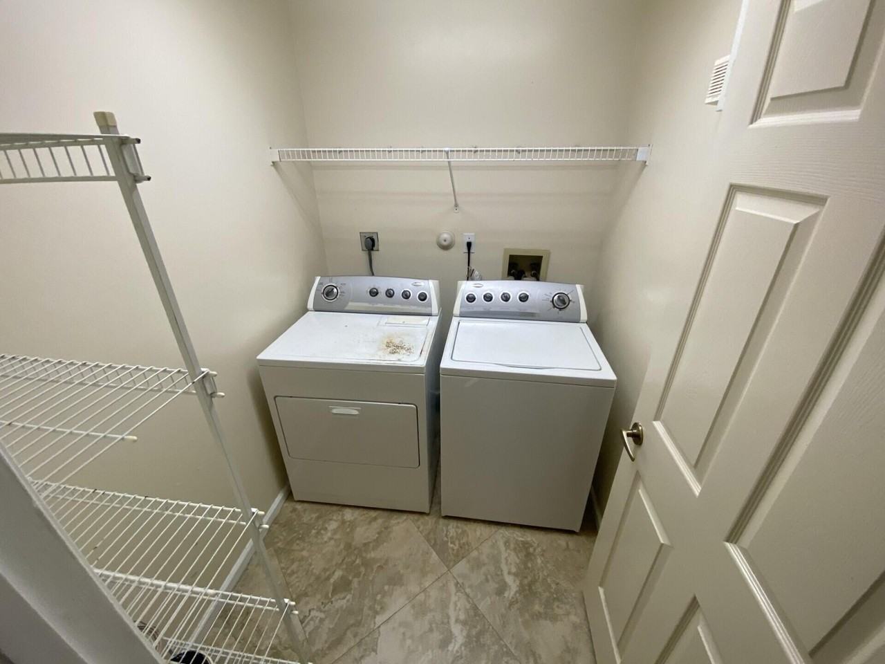 1051 Aviary Rd - Photo 3 of 10