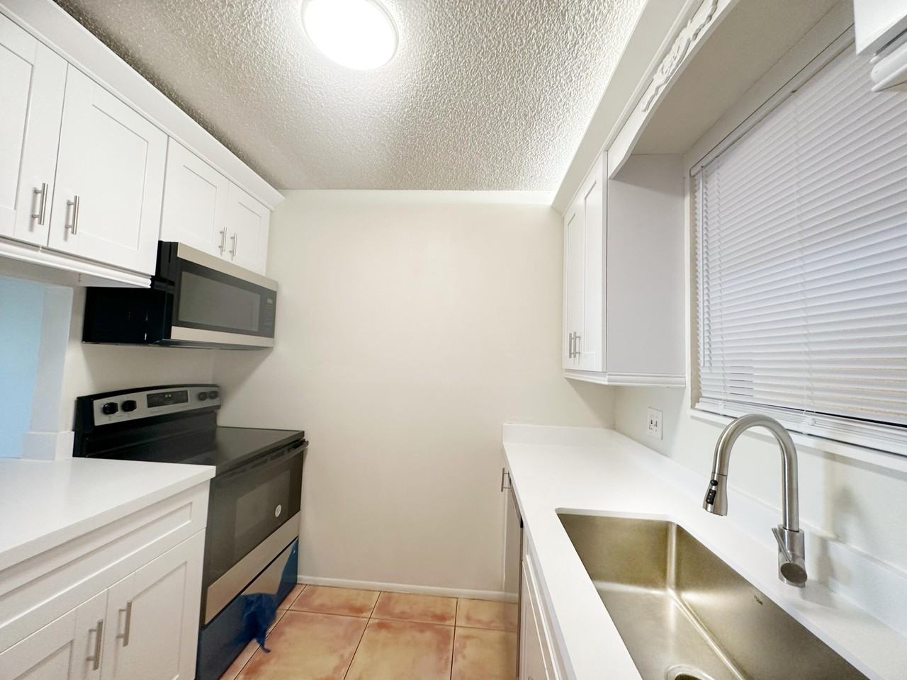 11453 Nw 39th Ct Apt 309-2 - Photo 4 of 35