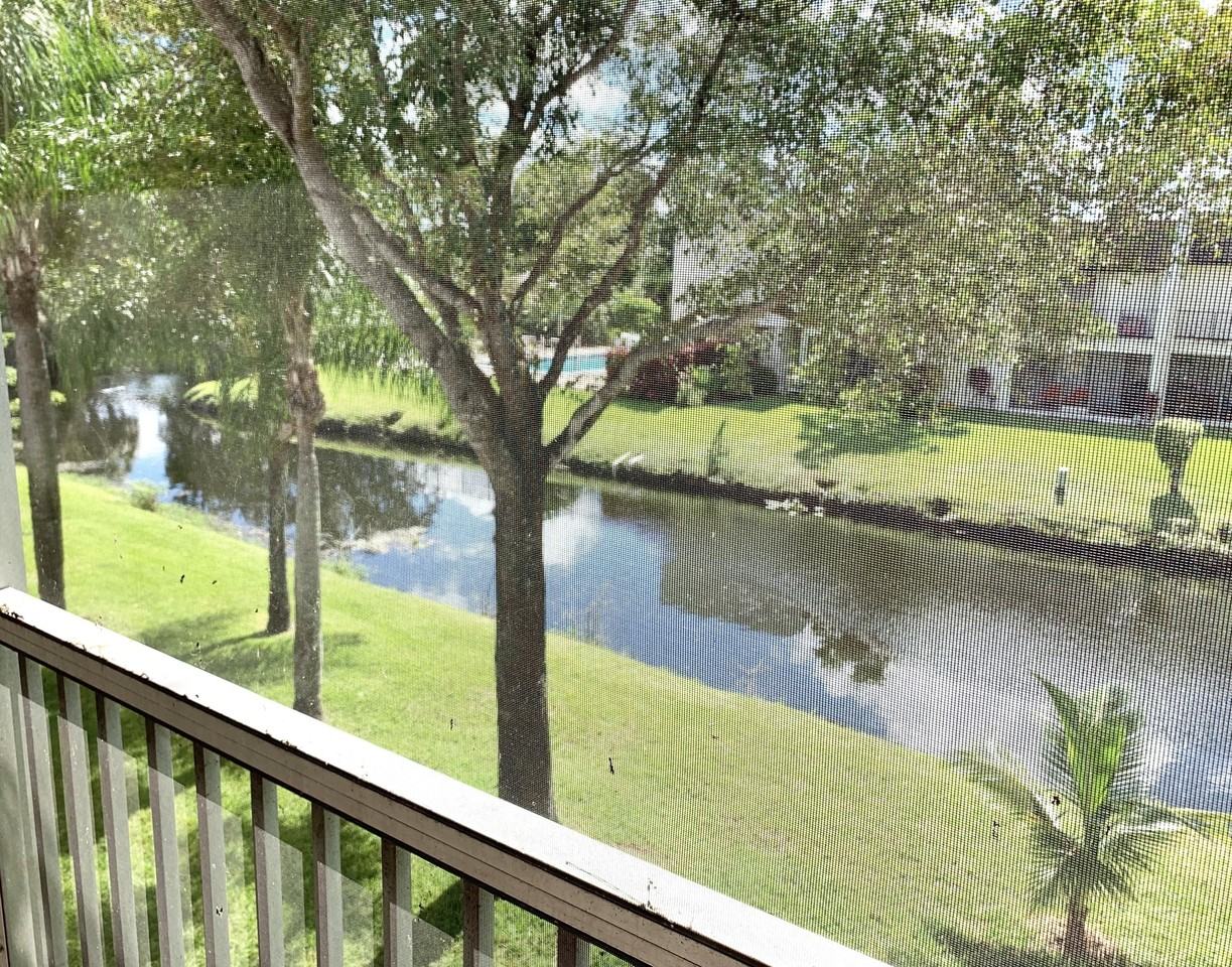 2750 Forest Hills Blvd Apt 208 - Photo 3 of 33