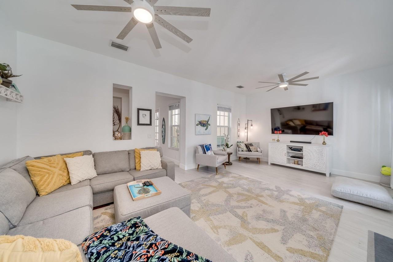 8335 Nw 7th Ter - Photo 2 of 50