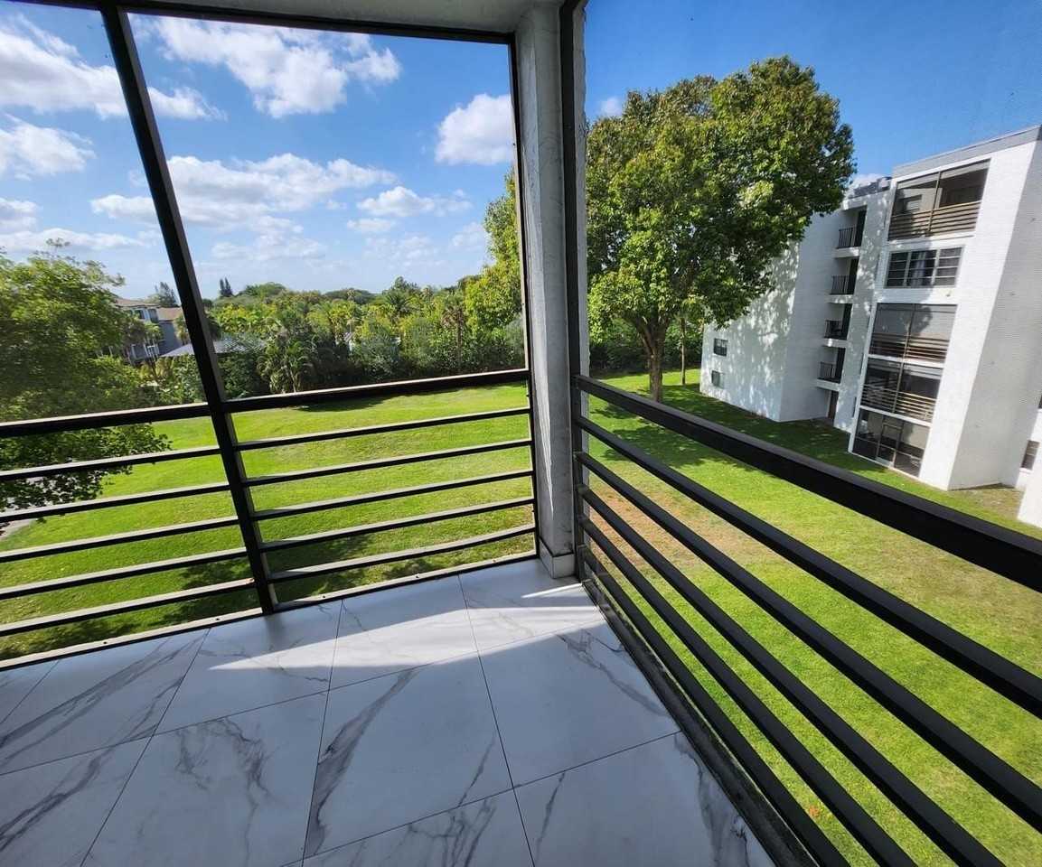 9235 SW 8th 402 Street - Photo 4 of 37