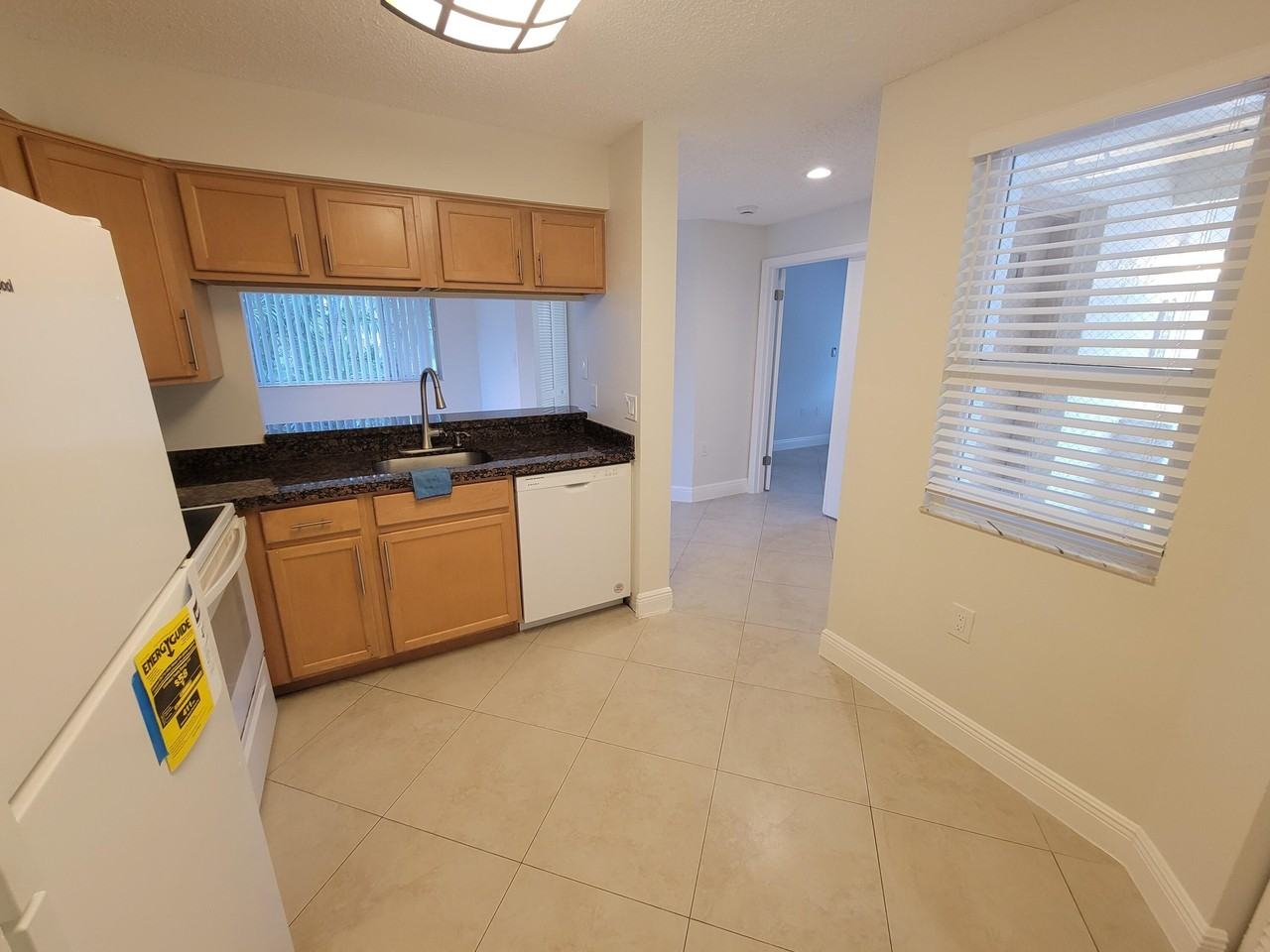 4208 Glenmoor Dr - Photo 6 of 36