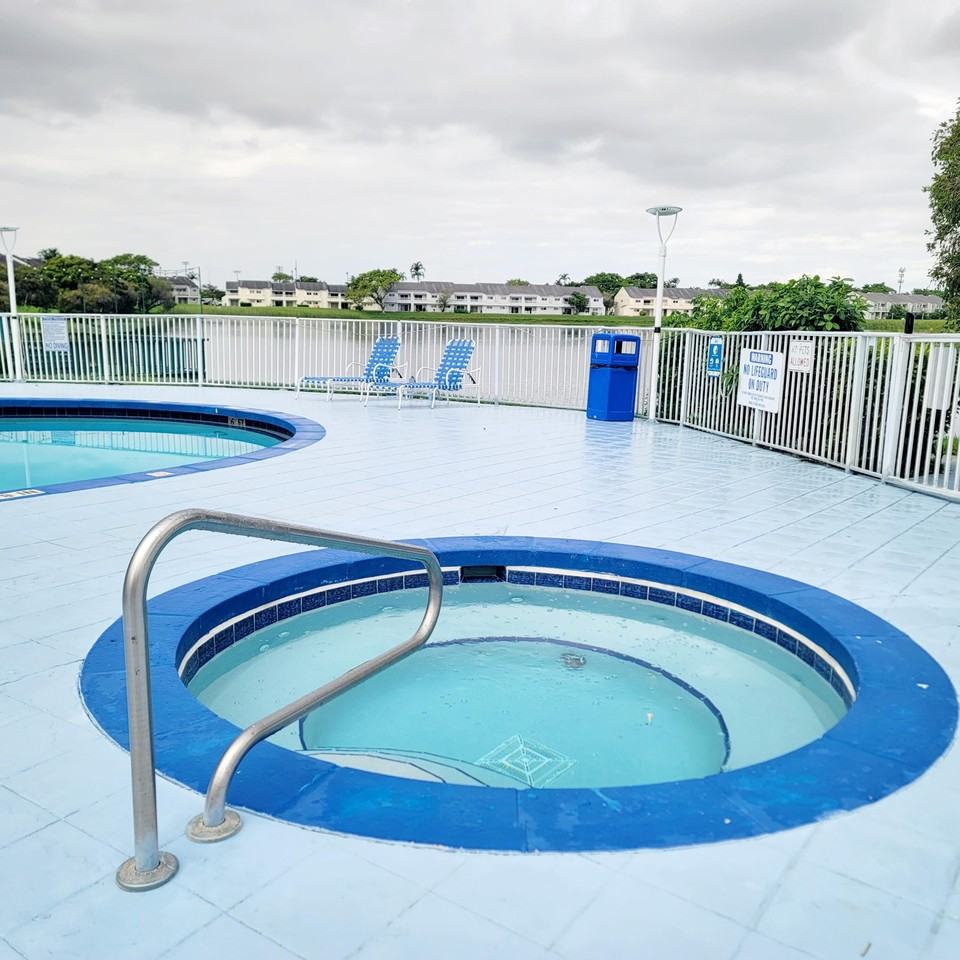 3421 Nw 44th St Apt 103 - Photo 7 of 46