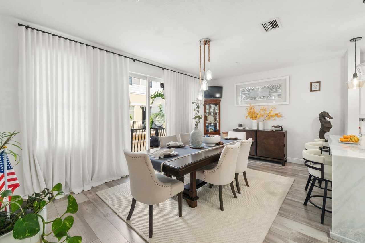 3643 Nw 5th Ter - Photo 7 of 31