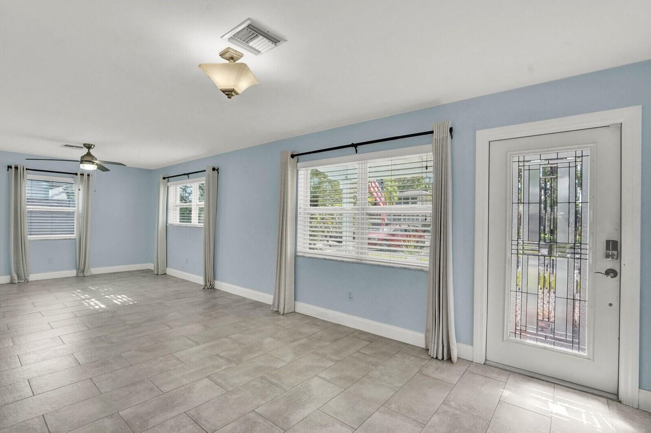 501 Sw 8th St - Photo 4 of 31