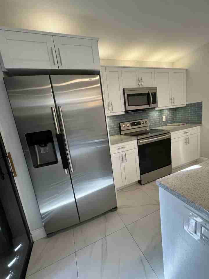 2101 21st Ln - Photo 2 of 50