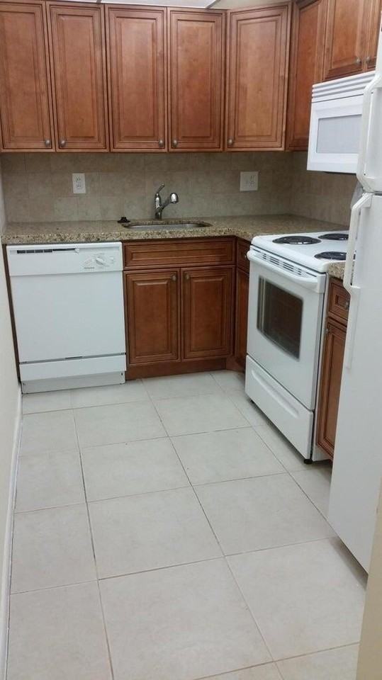 642 Nw 13th St #24 - Photo 4 of 9