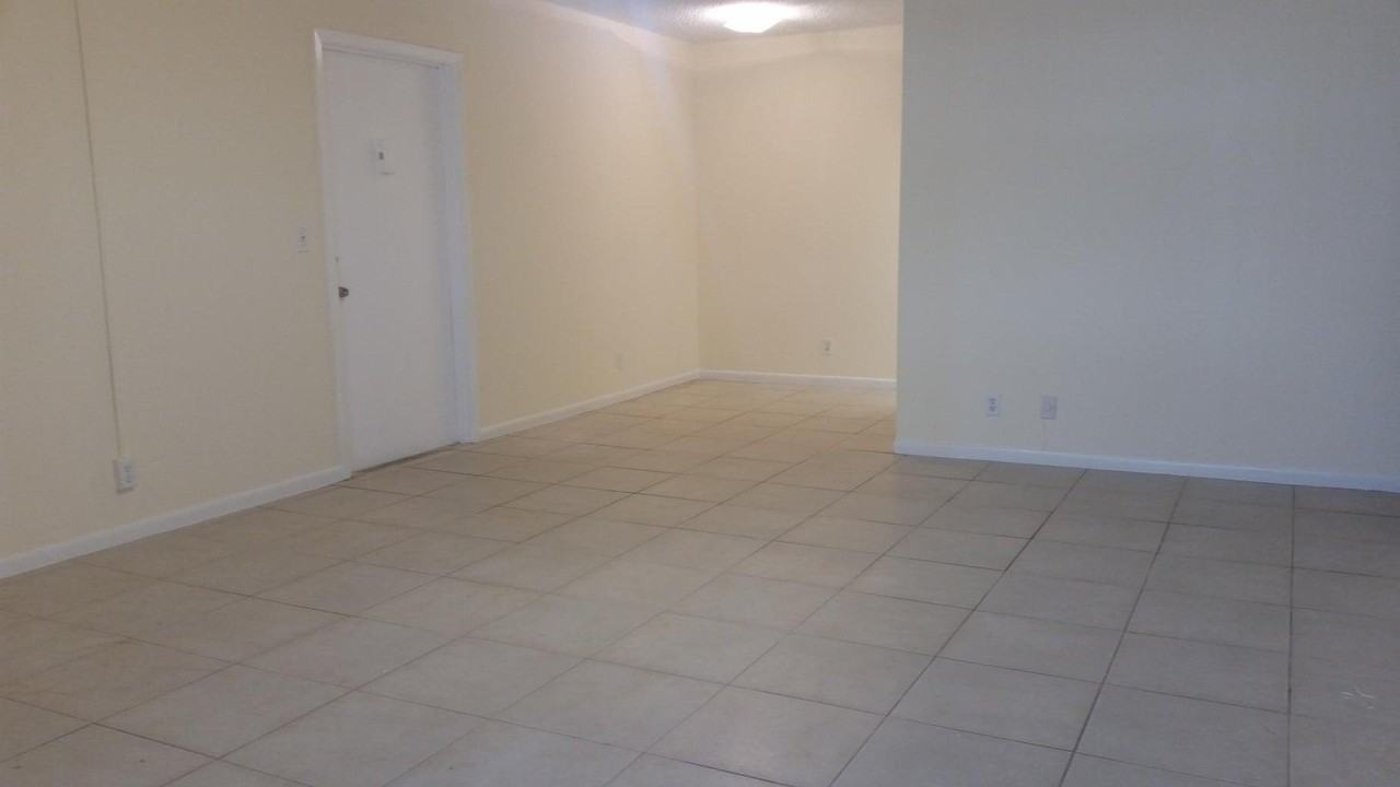 642 Nw 13th St #24 - Photo 6 of 9