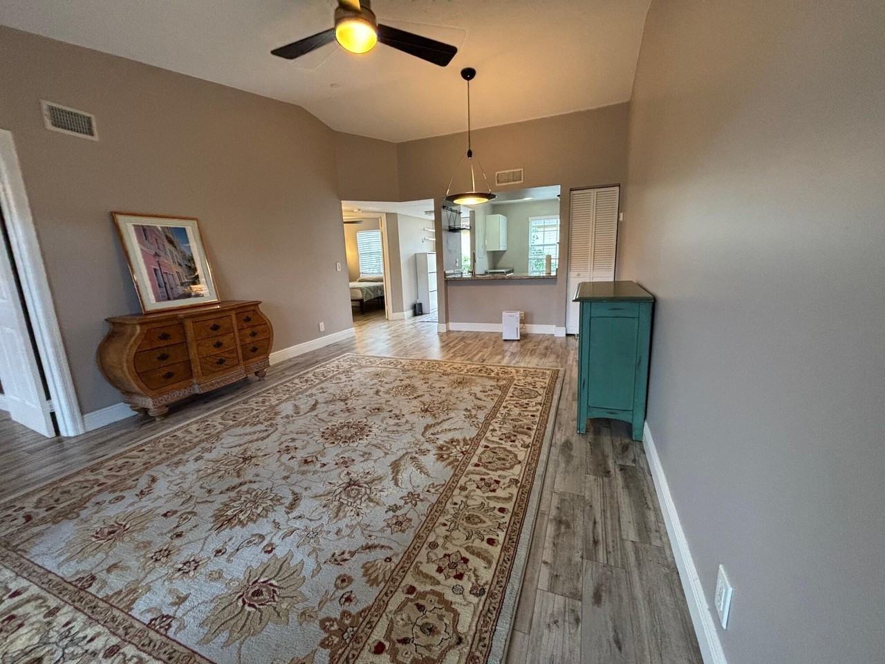 1035 Lake Shore Dr #202