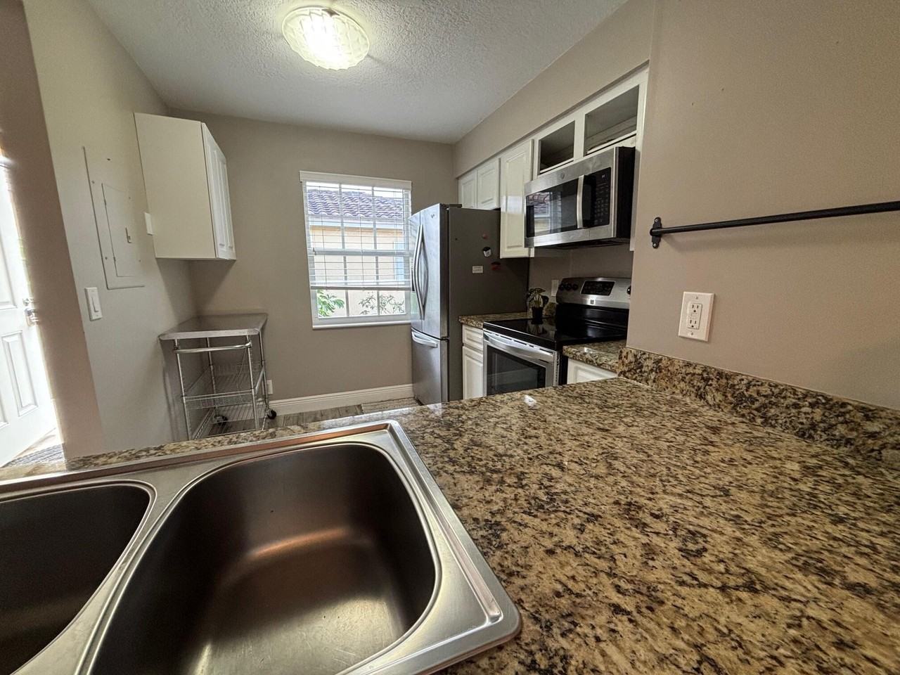 1035 Lake Shore Dr #202 - Photo 4 of 28