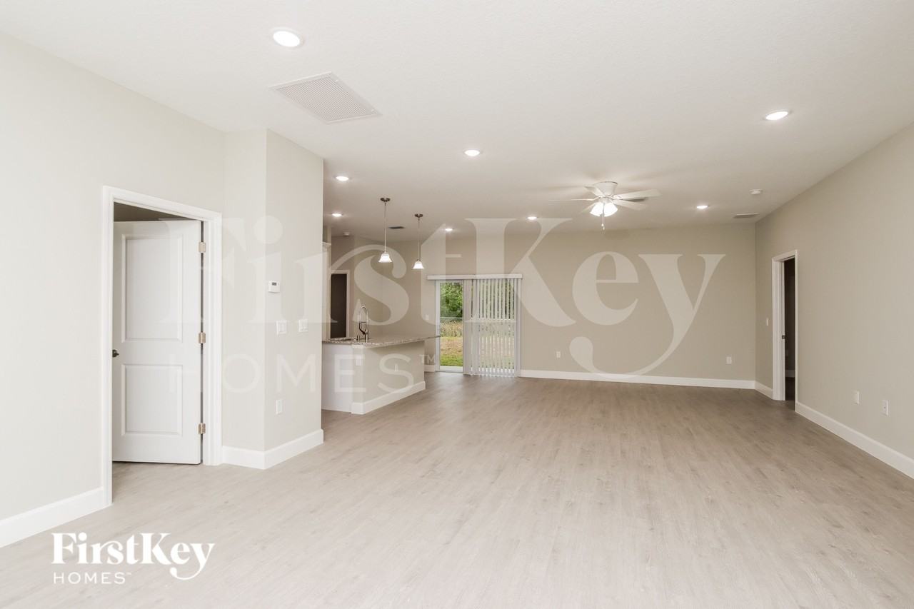 124 Lamarque St Sw - Photo 4 of 15