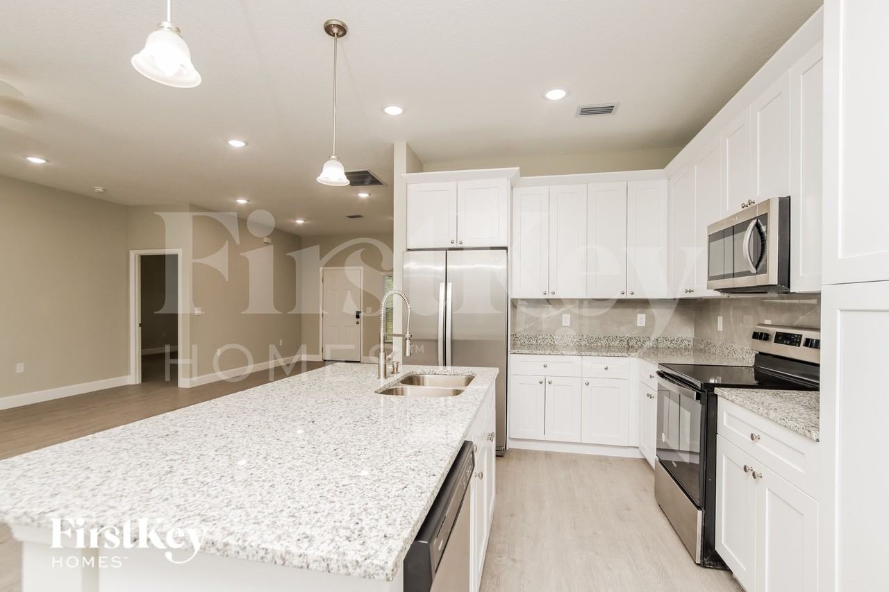 124 Lamarque St Sw - Photo 5 of 15