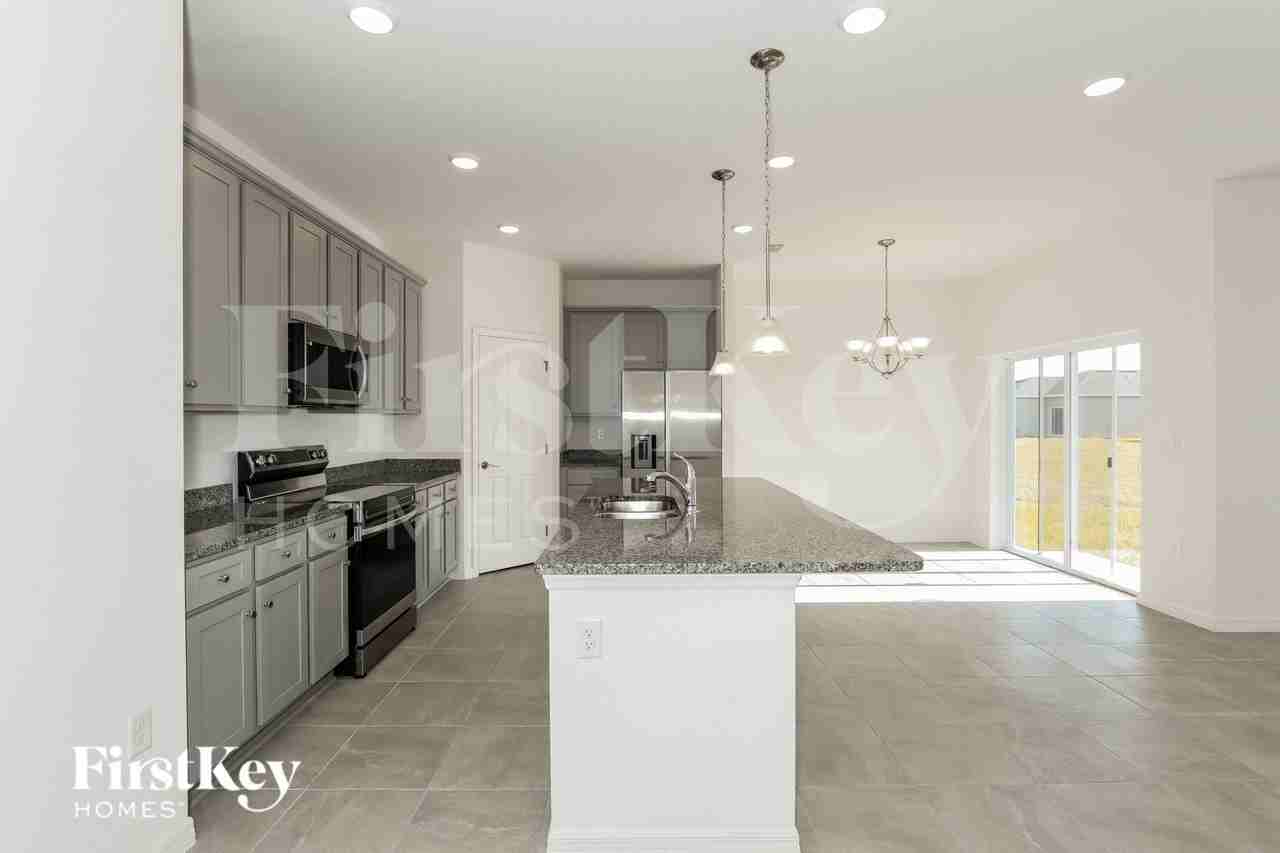 531 Crown Rose Dr - Photo 7 of 16